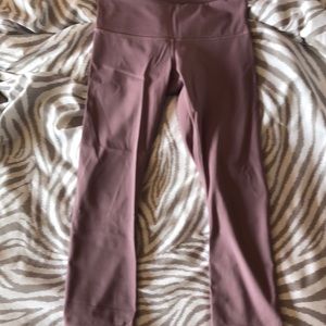 Lululemon wunder under crop pants